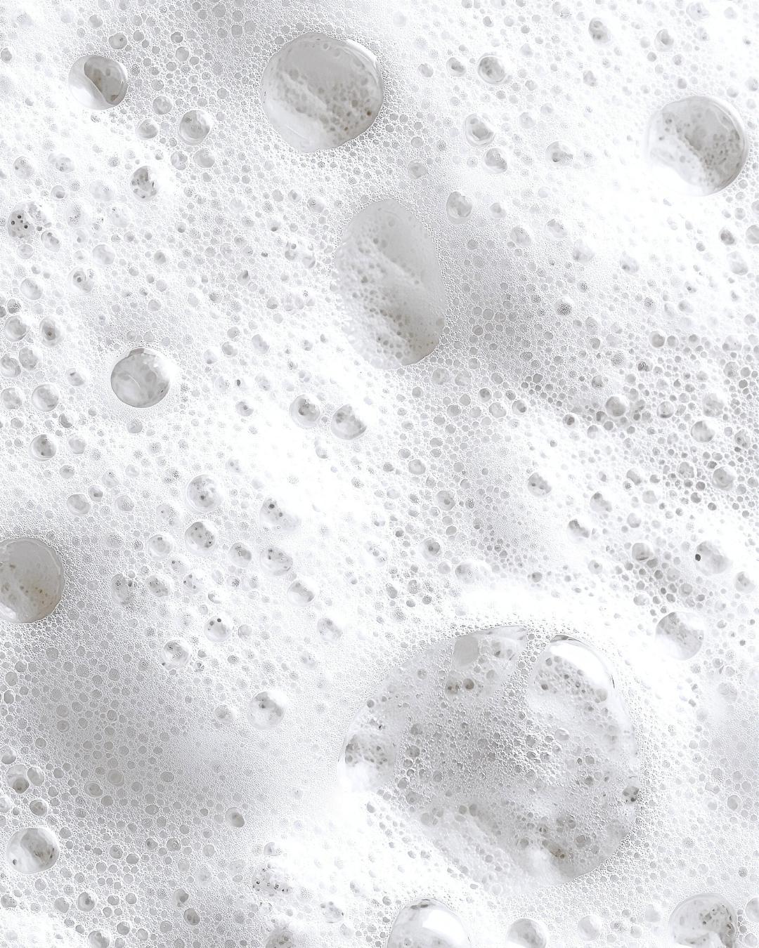 Gentle face cleanser with tea tree oil and panthenol for oily skin